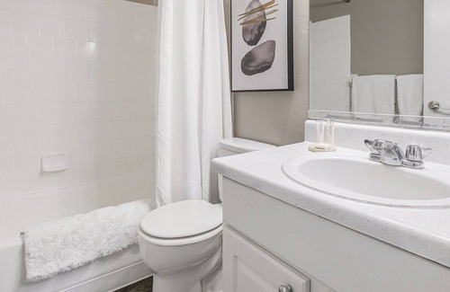 St. Petersburg - Clearwater Apartamento | Modern Apartment in Prime Location (ID8638X74)