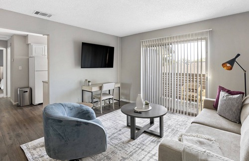 St. Petersburg - Clearwater Apartamento | Modern Apartment in Prime Location (ID1313X620)