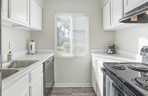 St. Petersburg - Clearwater Apartamento | Modern Apartment in Prime Location (ID1213X949)