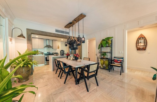 Puerto Bahia Apartamento | Modern apartment with lake view in El Portillo QB