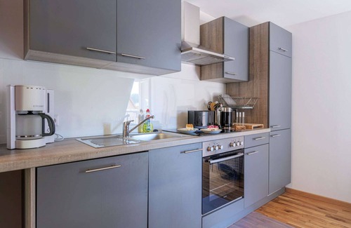 Dornstetten Apartamento | Oferta de apertura (desde el 1, 8, 8). Fantástico apartamento en el norte de la Selva Negra con ascensor.