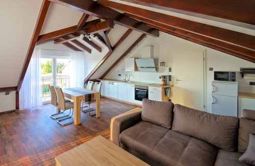 Freienhufen Apartamento | Apartamento moderno con mucho espacio para 4 personas.