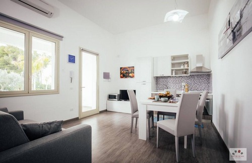 Montevago Apartamento | Apartamento moderno con piscina, jardín, wifi, terraza, barbacoa, aire acond.