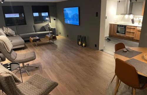 Krokelvdalen Apartamento | Modern Apartment with Aurora & Midnight Sun Views, Close to Snow Dome, ski slopes Store & Bus Stop, Free Parking
