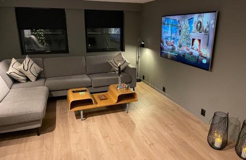 Krokelvdalen Apartamento | Modern Apartment with Aurora & Midnight Sun Views, Close to Snow Dome, ski slopes Store & Bus Stop, Free Parking