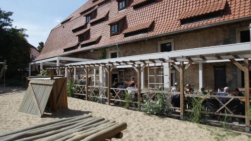 Wolfsburg Apartamento | Modern Apartment with Balcony & Parking