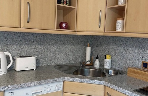 Dinslaken Apartamento | Modern apartment with terrace, 15min Centro NETFLIX