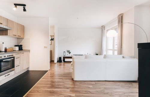 Mickten Apartamento | Apartamento moderno con home cinema + Netflix en Dresden para hasta 4 personas.