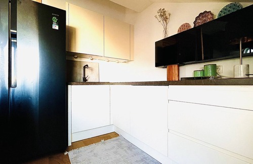 Penzing Apartamento | Modern apartment with distant views and garage