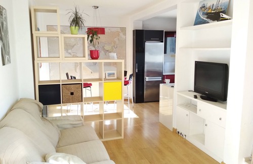 El Cabanyal Apartamento | Apartamento moderno con gran terraza cerca de la playa.