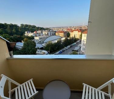 Floridsdorf Apartamento | Modern Apartment with Free Parking