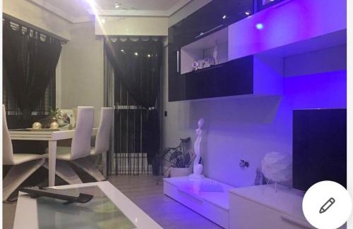 Almeria Apartamento | Modern apartment with jacuzzi and city view, Almería, 80 m²