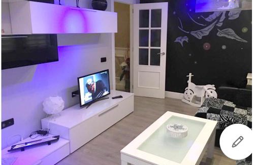 Almeria Apartamento | Modern apartment with jacuzzi and city view, Almería, 80 m²