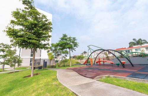 Tlajomulco de Zuniga Apartamento | Modern Apartment with Terrace and Pool Access