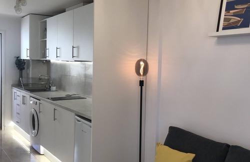 Denia Apartamento | Modern apartment with pool that sleeps up to 3 people 400m from the sandy beach.