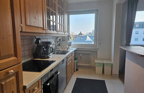 Dachau District Apartamento | Apartamento grande y hermoso de 88 metros cuadrados directamente en la estación de tren de Dachau, a unos 20 minutos de Múnich