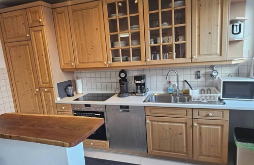 Dachau District Apartamento | Apartamento grande y hermoso de 88 metros cuadrados directamente en la estación de tren de Dachau, a unos 20 minutos de Múnich