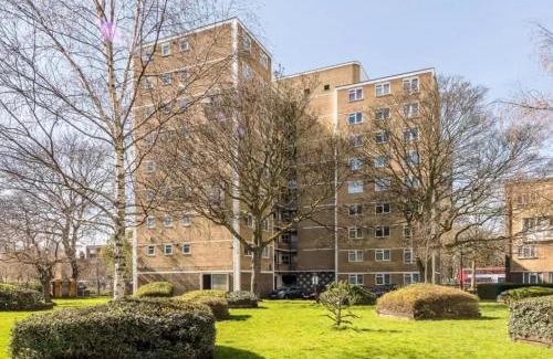 Kennington Apartamento | Modern Apartment Zone 1, 2 Bed Sleeps 6 with Balcony in Central London - Open for Families Relocating, Business Stay, and Long Stay
