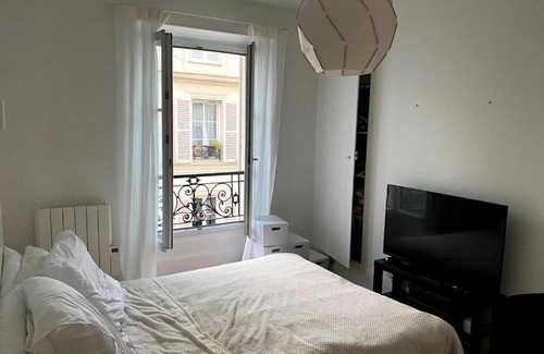 Quartier du Gros-Caillou Apartamento | Modern Appartement w/ Tour Eiffel View in the 7th