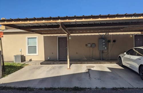 Edinburg Apartamento | Modern Apt B · 2 Bedrooms/2 Bathrooms — Great Location!