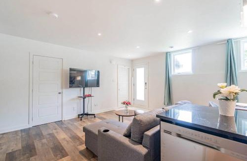 Longueuil Apartamento | Modern Apt, Free Parking and Best Family Travel