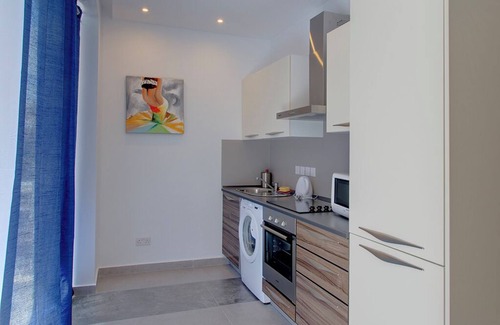 Sliema Apartamento | Modern Apt in a Prime Location, FREE WiFi