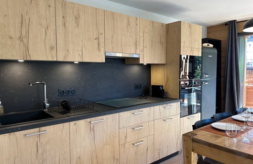 Les Gets Apartamento | Nuevo apartamento cerca de remontes mecánicos en Les Gets con terraza soleada y garaje cerrado