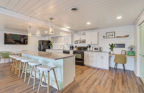 Detroit Lakes Apartamento | Modern Apt on Detroit Lake w/ Dock Access!