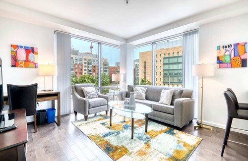 East Cambridge Apartamento | Modern Apt with Access to Sky Terrace