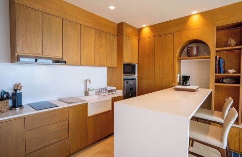 Isla Mujeres Apartamento | Modern Apt with Private Roof Garden & Pool