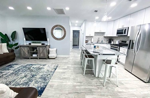 Camelback East Casa | Modern Arcadia lite bungalow