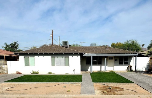 Camelback East Casa | Modern Arcadia lite bungalow
