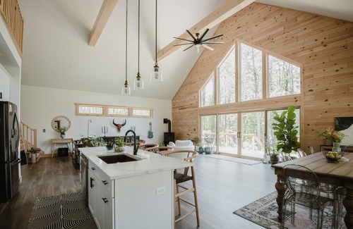 Narrowsburg Chalet De Esquí | Modern Artistic Lux New Chalet with pond and fire pit in Narrowsburg