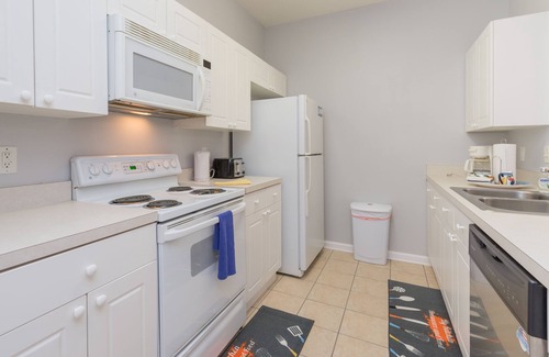 Windsor Palms Condominio | Moderno galardonado recientemente renovado, precioso 2 + 2 minutos de distancia de Disney