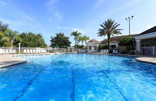 Windsor Palms Condominio | Moderno galardonado recientemente renovado, precioso 2 + 2 minutos de distancia de Disney
