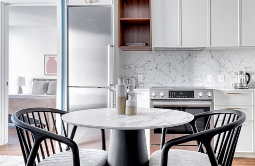 Bay Village Apartamento | Modern Back Bay 1br w/ w/d & gym, nr Boston Common, by Blueground