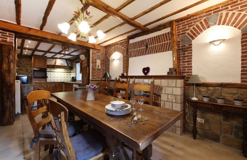 Mettet Casa | Moderna y espaciosa casa de vacaciones