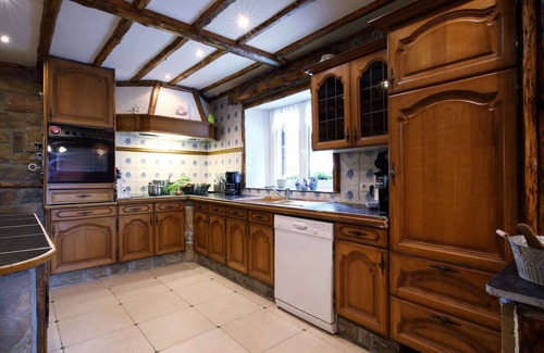 Mettet Casa | Moderna y espaciosa casa de vacaciones