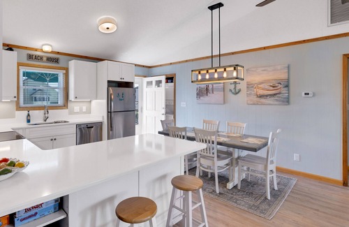 Kitty Hawk Cabaña | Modern Beach Cottage! Short Walk to the Beach!!