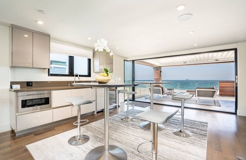Seal Beach Casa | Modern Beach Front 4 Story Ocean and Sunset View Home