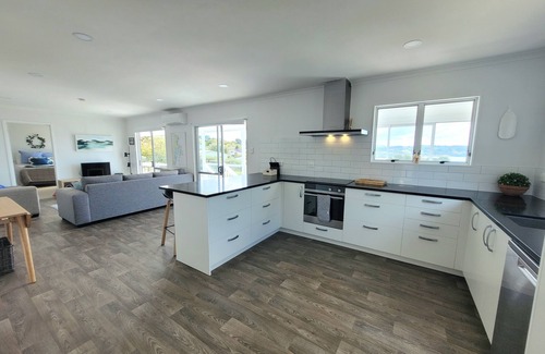 Snells Beach Casa | Modern Beach House w/ Gorgeous Sea View