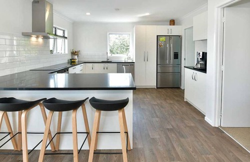 Snells Beach Casa | Modern Beach House w/ Gorgeous Sea View