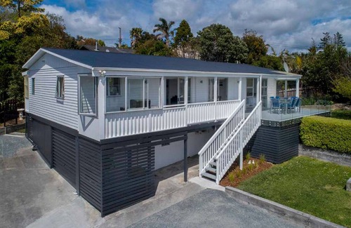 Snells Beach Casa | Modern Beach House w/ Gorgeous Sea View