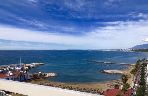 Marbella Seafront Promenade Apartamento | Modern Beachfront Apartment!