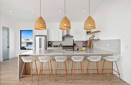 Tang-O-Mar Casa | Modern Beachfront Luxury - Private Pool & Golf Cart