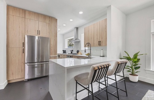 Davis Islands Casa | Modern beautiful home steps to Bayshore & Downtown