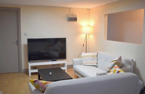 Birmingham City Centre Apartamento | Modern Bedroom with 2 Bath, Short Walk to Bullring