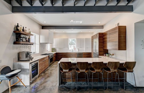 Bellaire Casa | Modern Bellaire Home with Expansive Courtyard