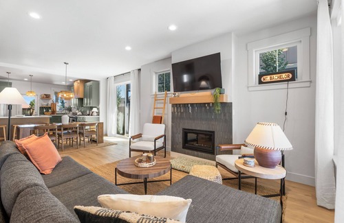 Old Farm District Casa | Modern Bend Home — Hot Tub, Sauna, Cold Plunge + Dog-Friendly Yard