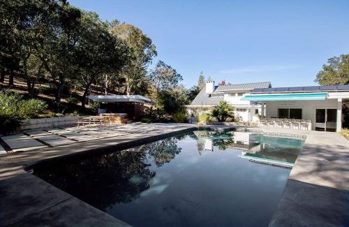 Santa Rosa Casa | Modern Bennett Valley Home with Privacy and Views
